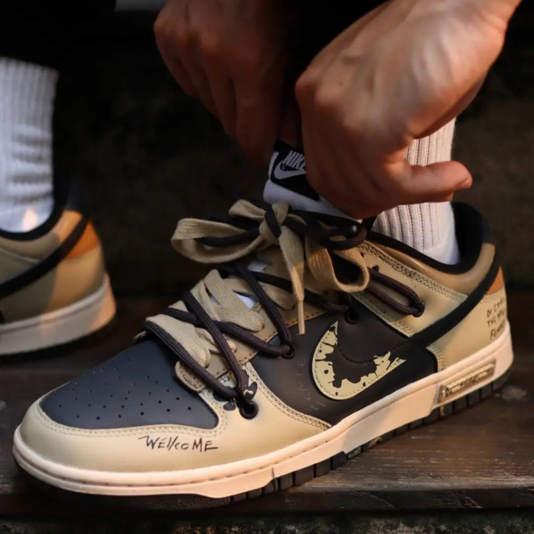 Custom inverted skateboard Dunk – hand-painted custom sneakers | DiySneakers