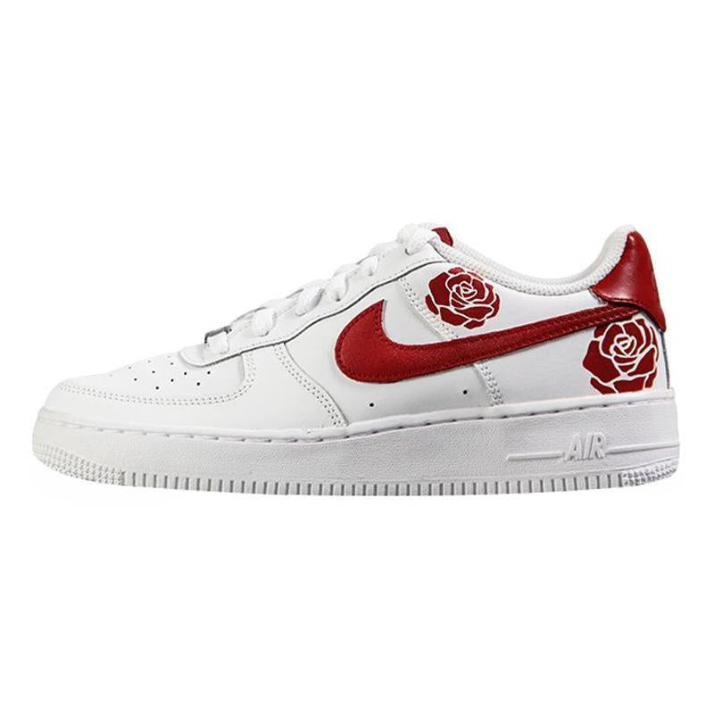 Custom Valentine Day spray painting roses in red and white Air Force 1 White/Red – hand-painted custom sneakers | DiySneakers