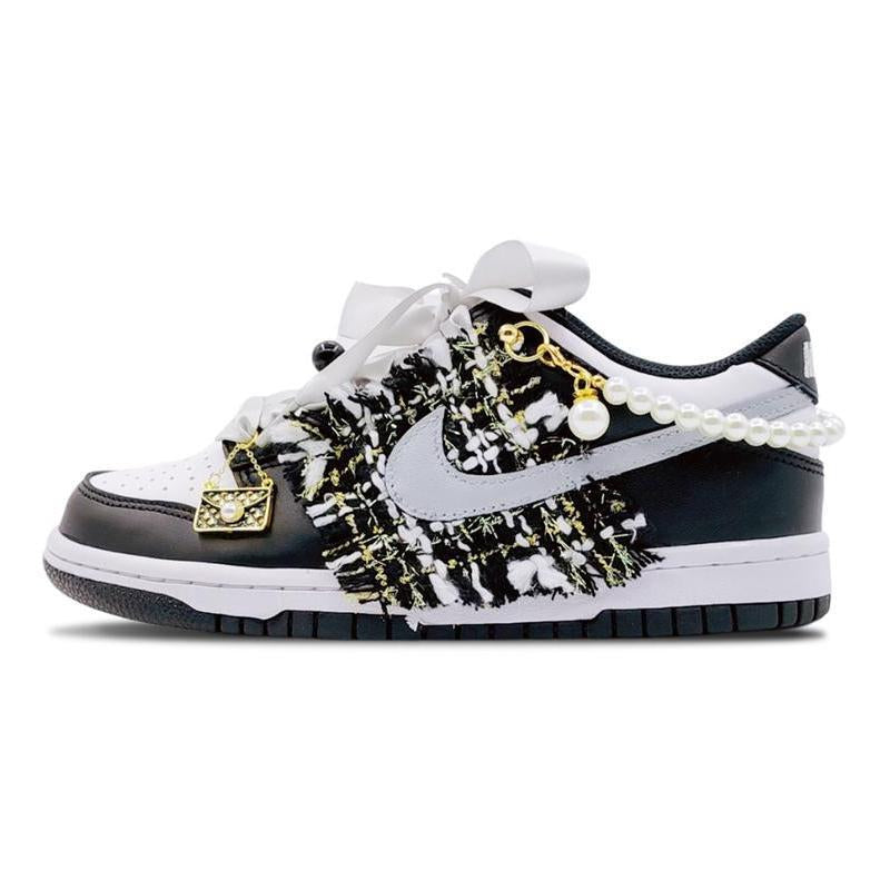 Custom A black and gold chanka style for Dunk – hand-painted custom sneakers | DiySneakers