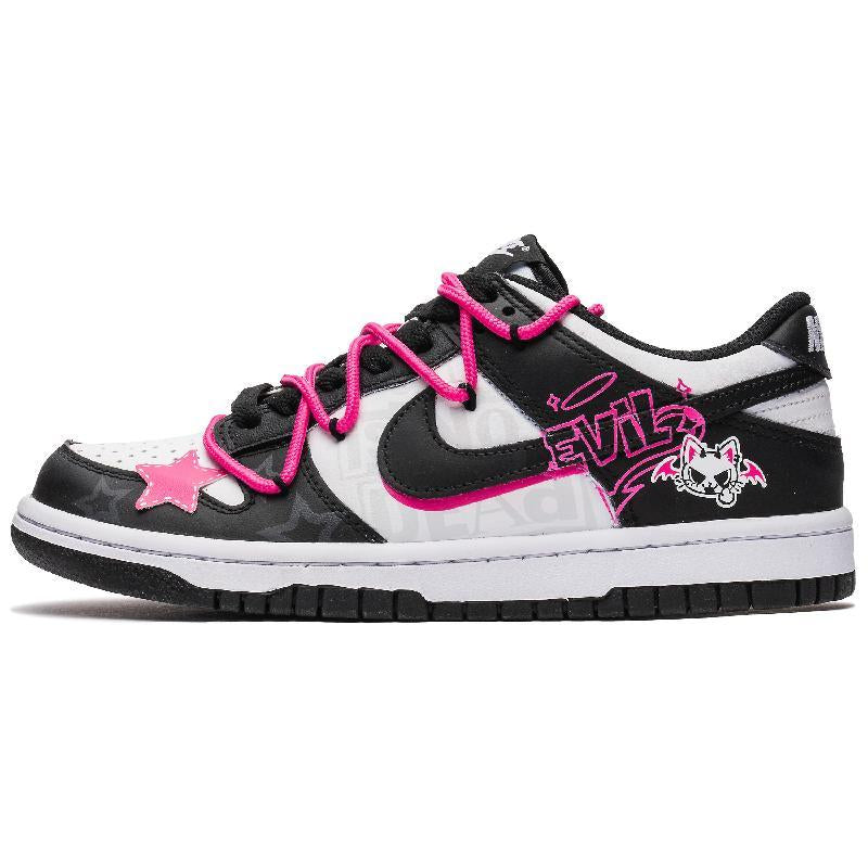 Custom Female star cat Dunk Black – hand-painted custom sneakers | DiySneakers