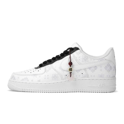 Custom The warm black silk sneakers are in black and white Air Force 1 Black/white – custom sneakers view 2 | DiySneakers