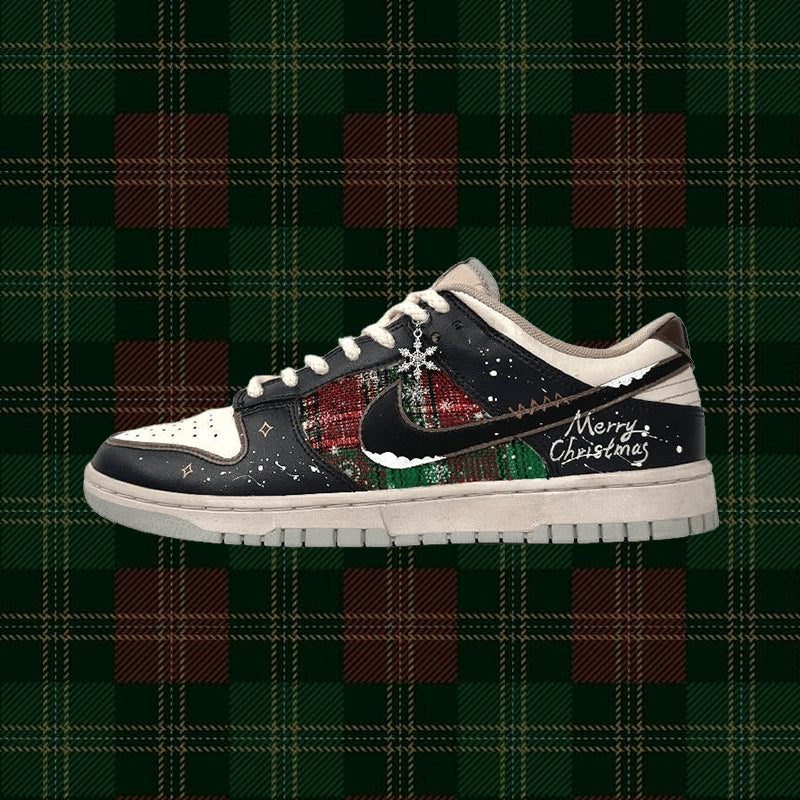 Custom Black, red and green for on a snowy Christmas night Dunk – hand-painted custom sneakers | DiySneakers