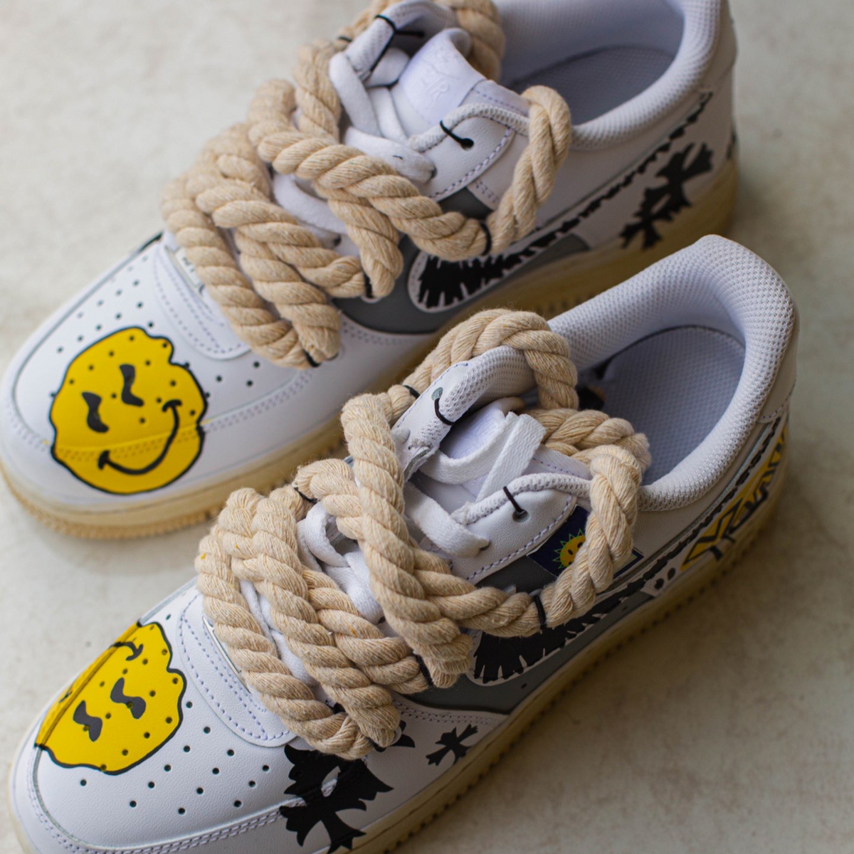 Custom AF Smiling Face Graffiti Air Force 1 – hand-painted custom sneakers | DiySneakers