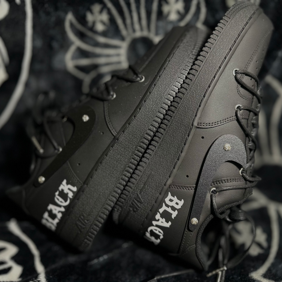 Custom 3D Black and silver Air Force 1 – hand-painted custom sneakers | DiySneakers
