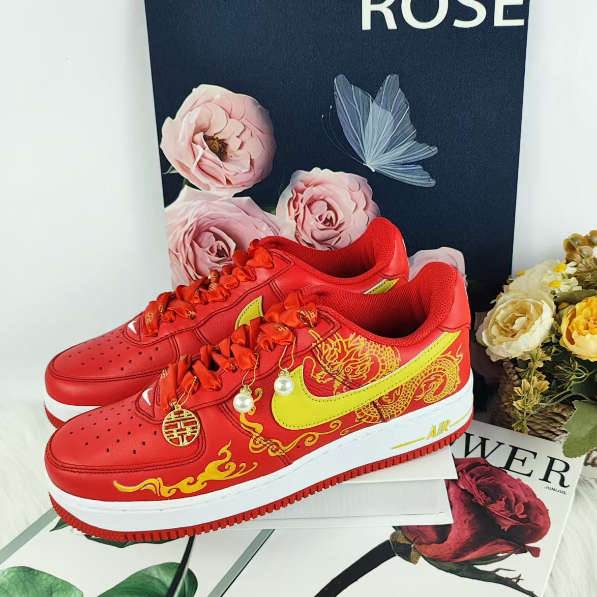 Custom Xilong Air Force 1 Gold – hand-painted custom sneakers | DiySneakers