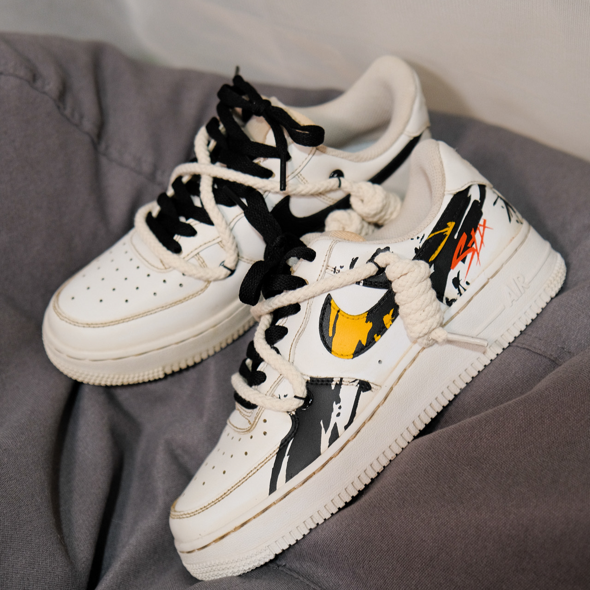 Custom Female style ink-wash art in black and yellow Air Force 1 Black/Yellow – hand-painted custom sneakers | DiySneakers