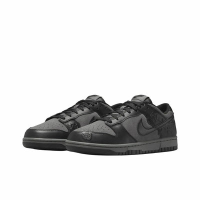 Custom Black Rose Suede Dunk – custom sneakers view 2 | DiySneakers