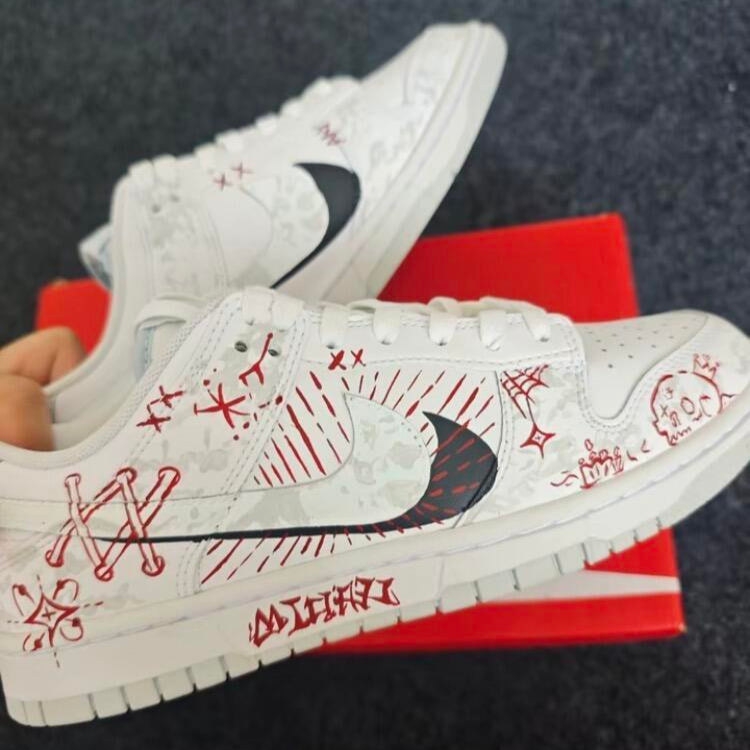 Custom Eternal silent words Dunk Grey / Red – hand-painted custom sneakers | DiySneakers
