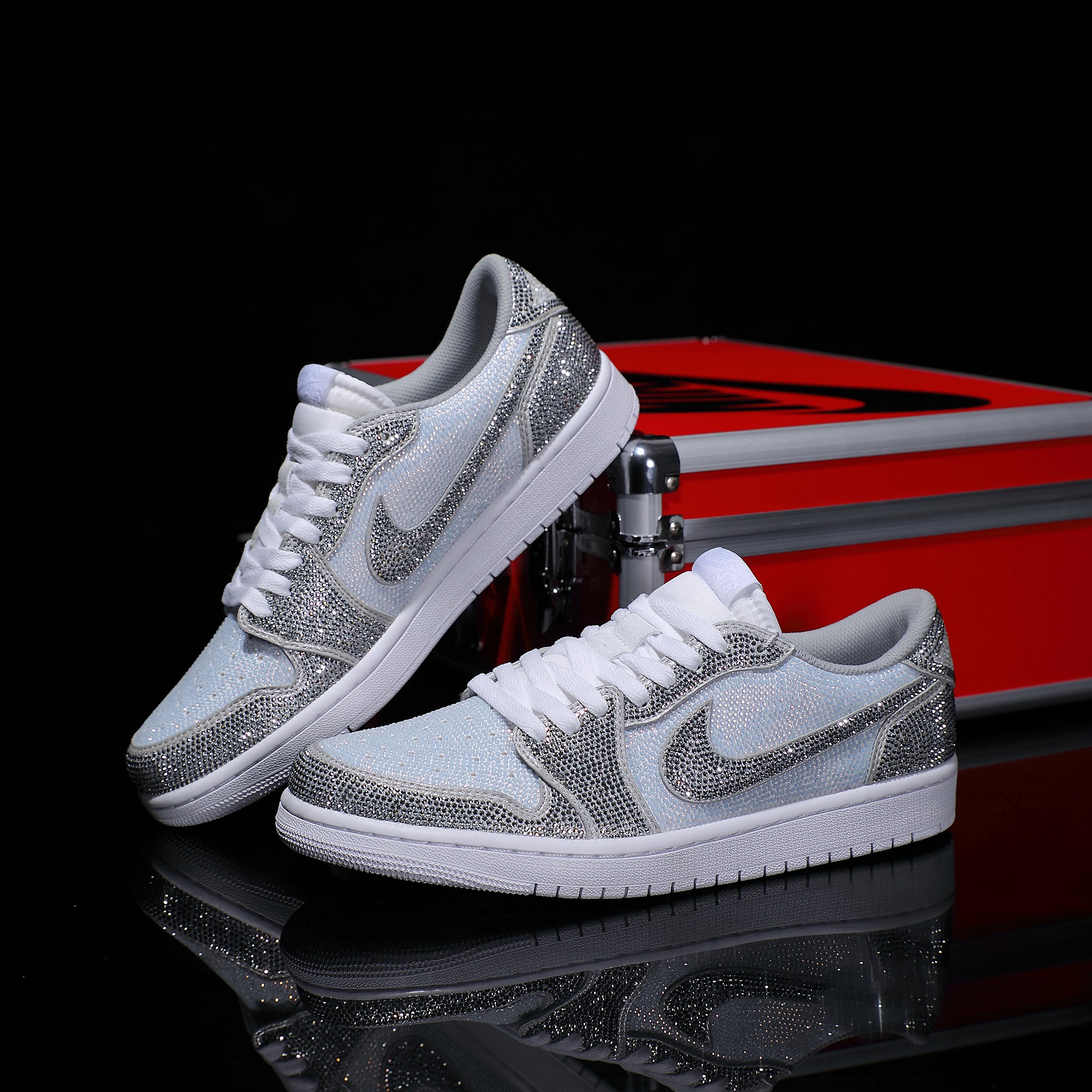 [Custom Silver - White Full Diamond] Air Jordan Low - Top Skateboarding Shoes Unisex