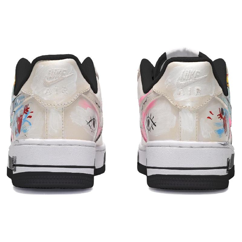 [Custom The man's little Daisy has a smiling face and a dark complexion]  Air Force 1 Skateboarding Shoes Men Low-top Beige/Black