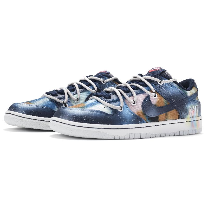 [Custom Men's spray-painted starry sky in black and blue]  Dunk Skateboarding Shoes Men