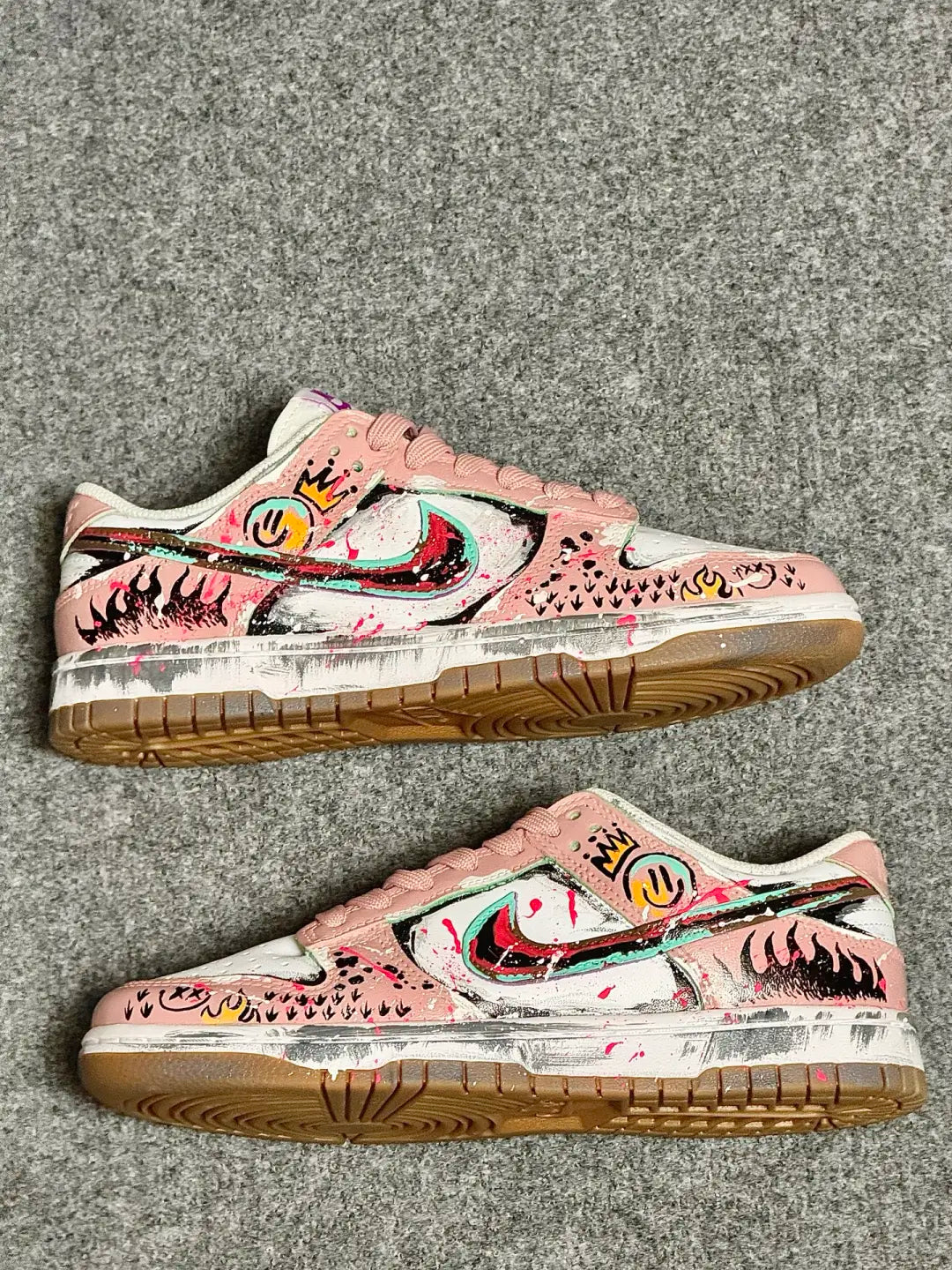 Crown Smiley Face - Custom Dunk Low Skateboarding  Shoes Women's