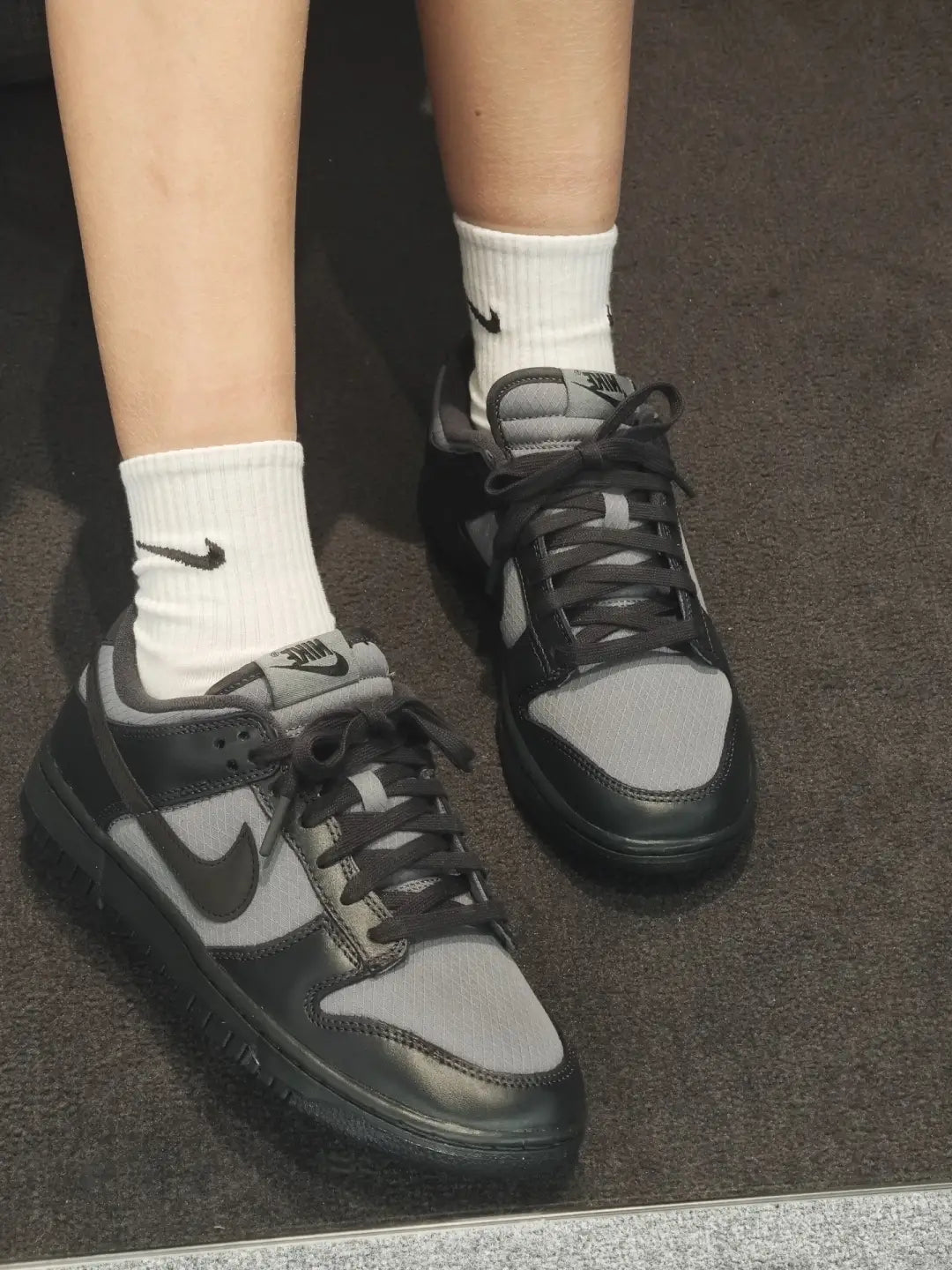 [Custom Black Rose] Dunk Skateboarding Shoes Unisex