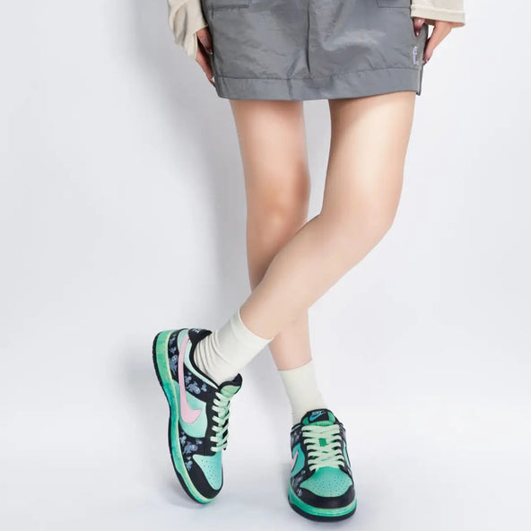 [Custom Female Ghost S-BOX]  Dunk Skateboarding Shoes Women's Low-top Black/pink