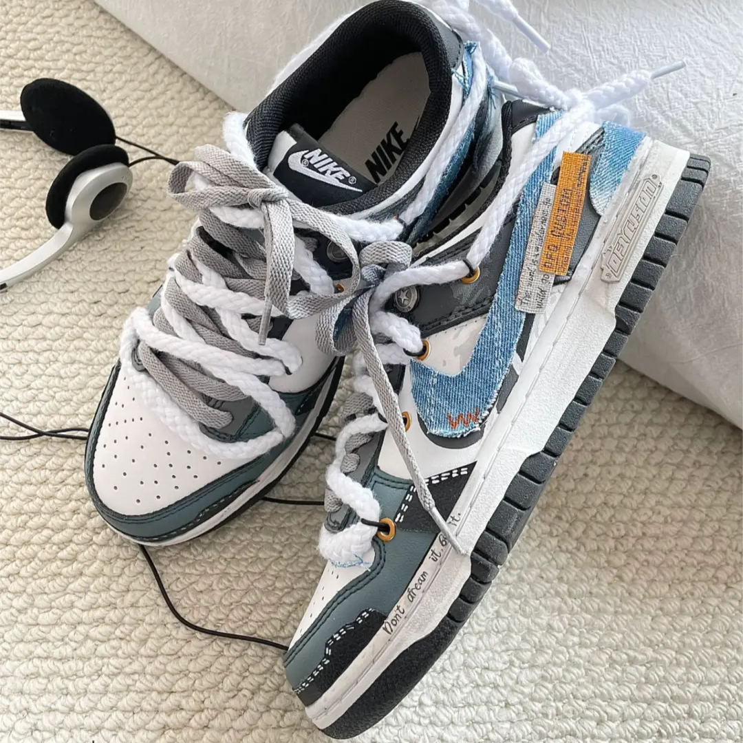 [Custom Don't Dream It, Be It.] Dunk Skateboarding Shoes Unisex Denim Style