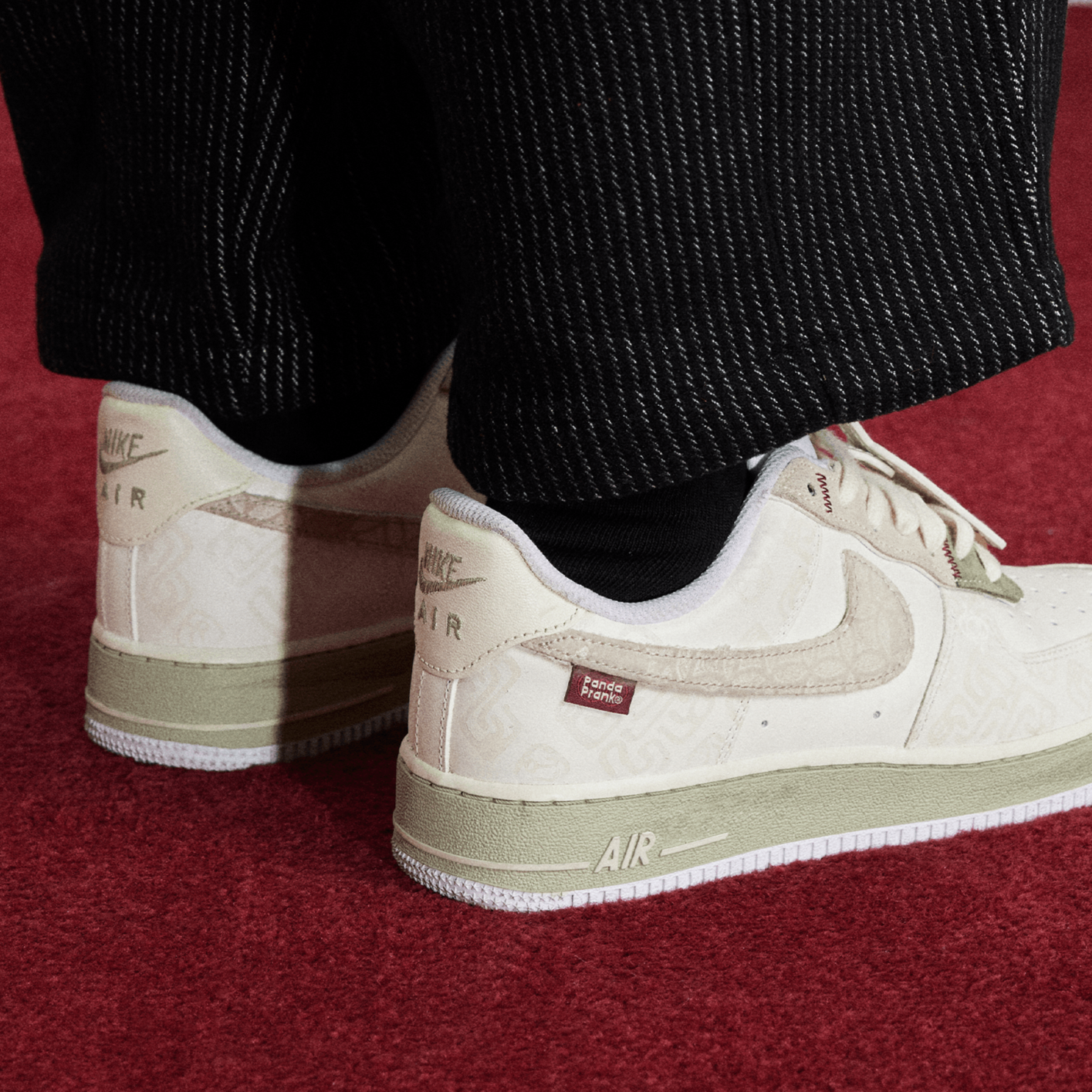 Snake Swallows Gold - Men's Air Force 1 Low Custom
