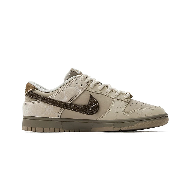 [Custom Winter Wonderland] Dunk Skateboarding Shoes Unisex Low-top Brown