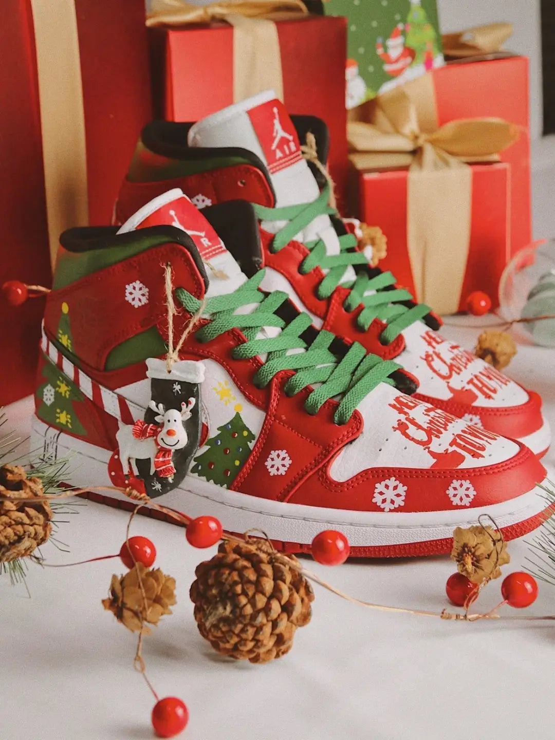 [Custom Christmas Snowflakes] Air Jordan 1 Mid Top Unisex Skateboarding Shoes Red/Green