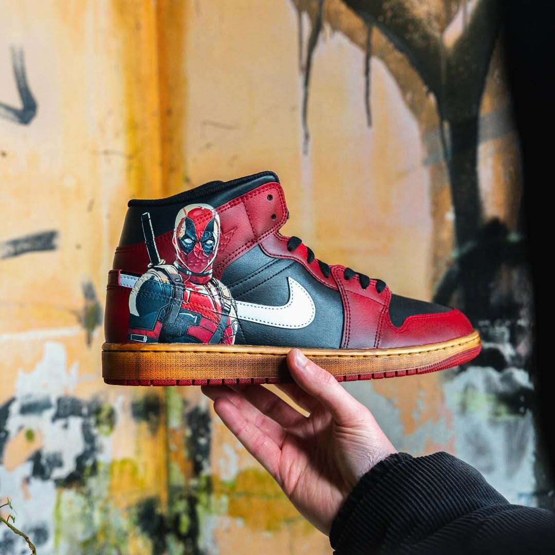 [Custom Deadpool] Air Jordan 1 Mid Top Unisex Skateboarding Shoes