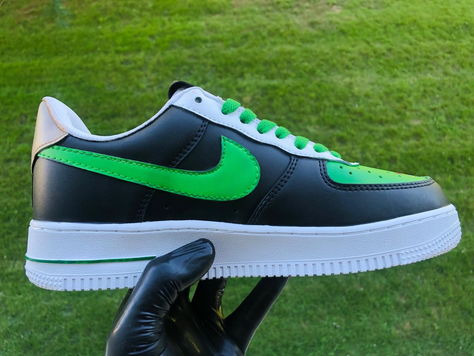[Custom Luffy Vs Zoro One Piece ] Air Force 1 Skateboarding Shoes Unisex