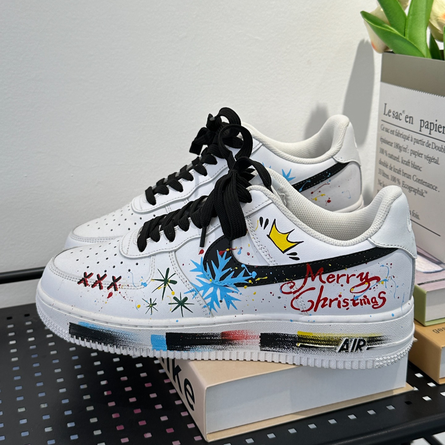 [Custom Snowfall Christmas women's style black and white]  Air Force 1 Skateboarding Shoes Women's Low-top White