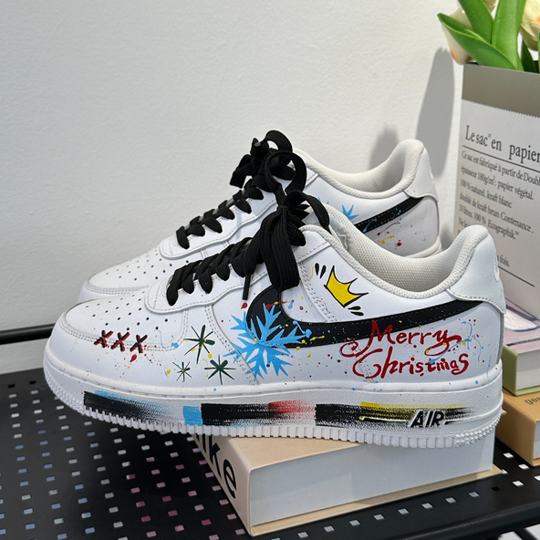 [Custom Snowfall Christmas women's style black and white]  Air Force 1 Skateboarding Shoes Women's Low-top White