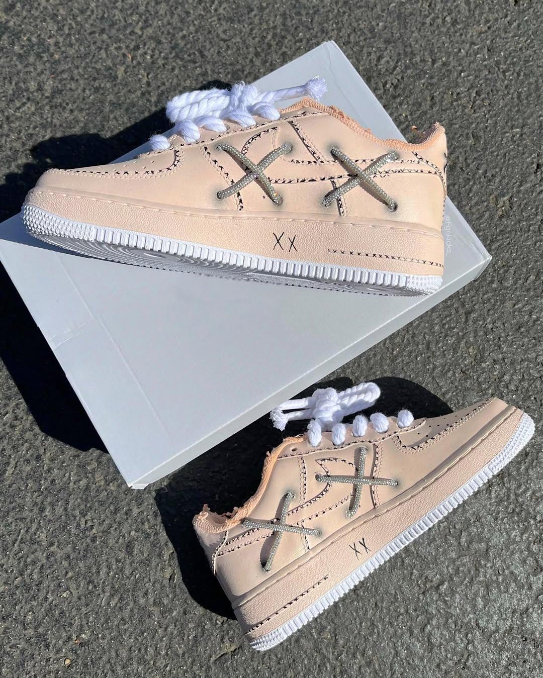 [Customized AF1×KAWS] Air Force 1 Graffiti Distressed Shoes Unisex Cyan/Red/Purple/Pink/Green