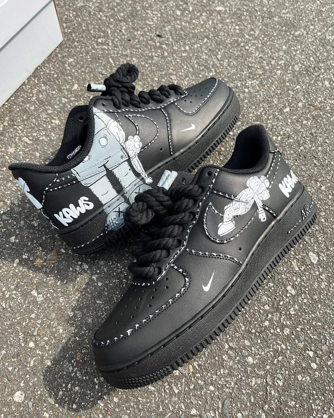 [Customized AF1×KAWS] Air Force 1 Graffiti Distressed Shoes Unisex Cyan/Red/Purple/Pink/Green