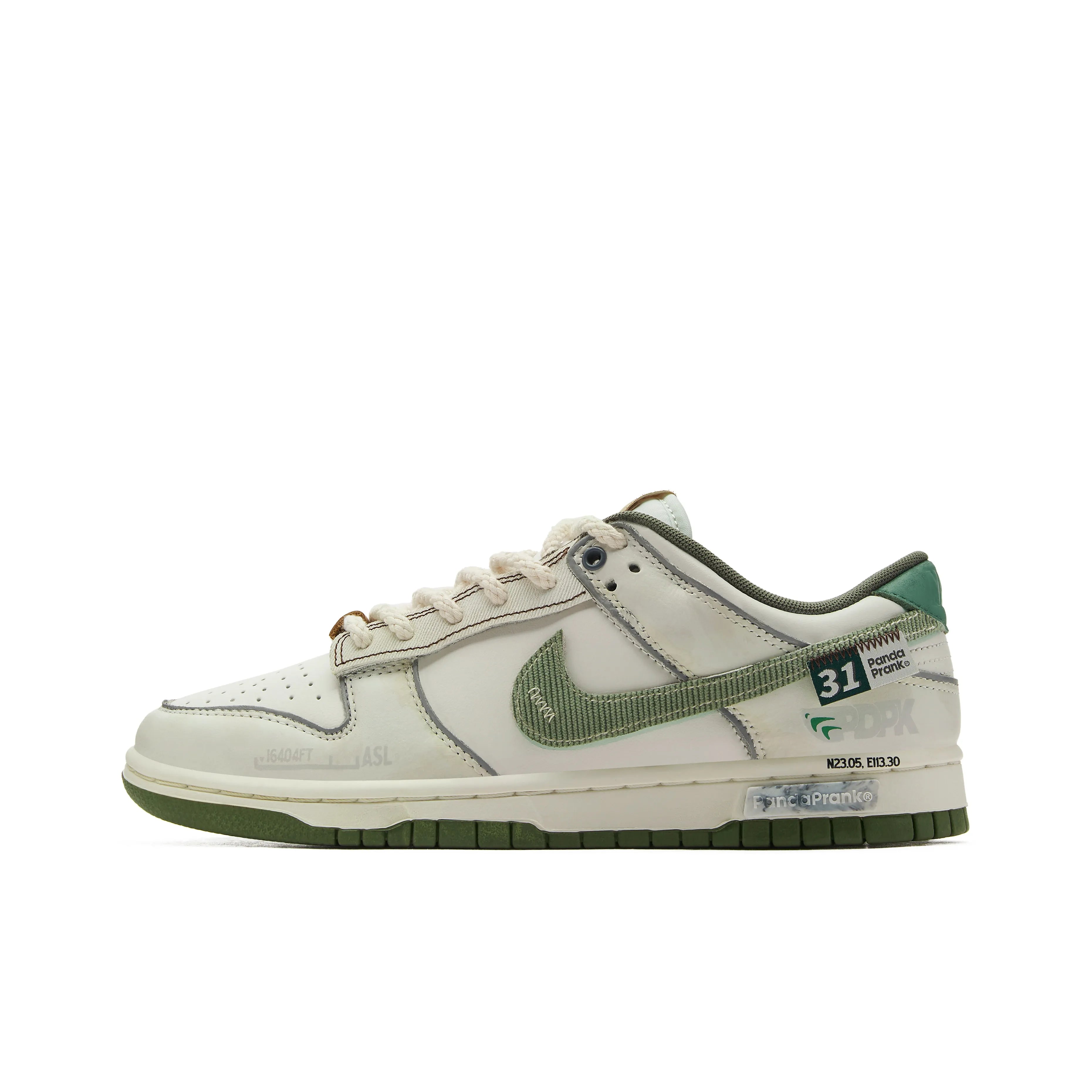 [Custom Soaring Over Skylines] Dunk Skateboarding Shoes Unisex Low-top