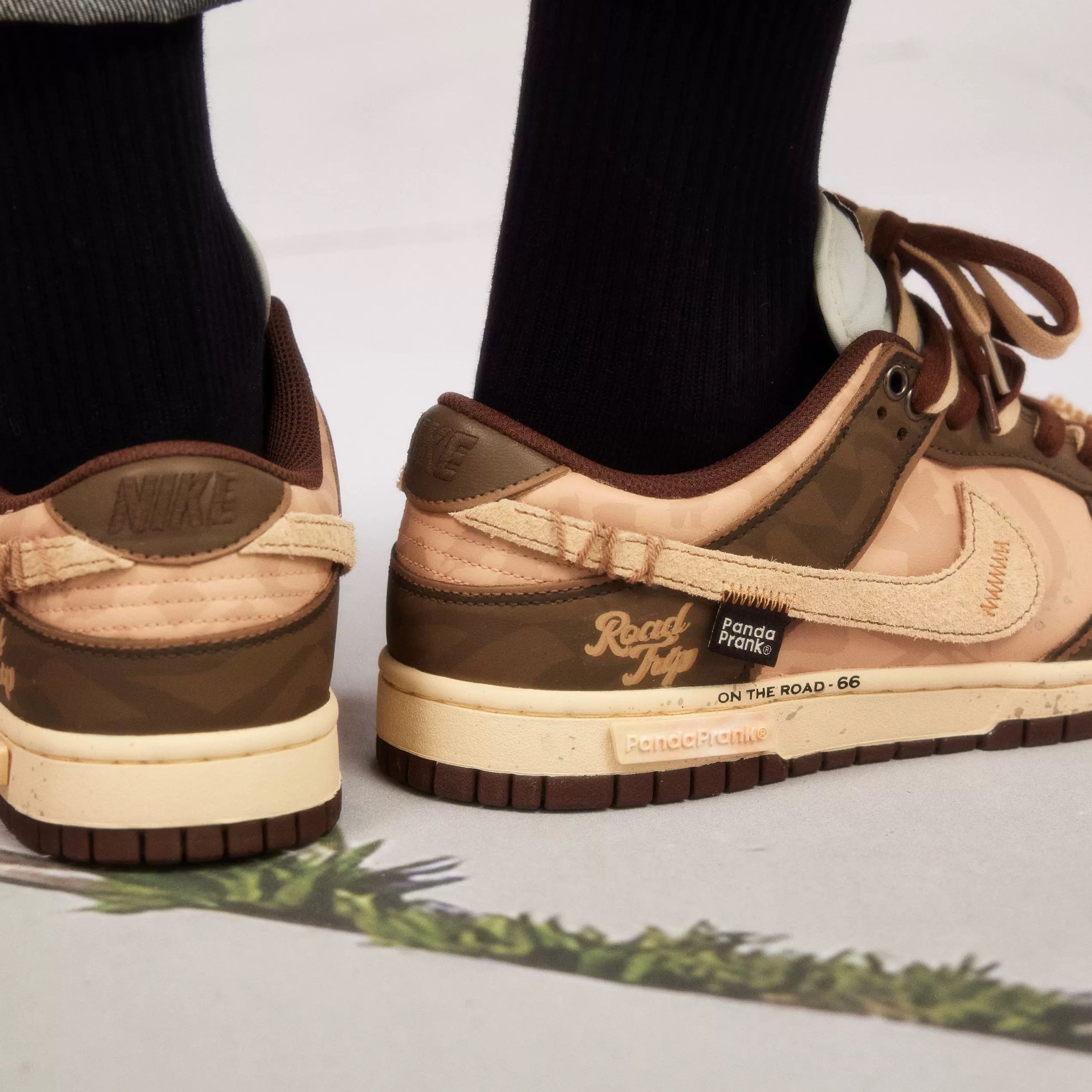 [Custom On The Road] Dunk Low-top Skateboarding Shoes Unisex Brown