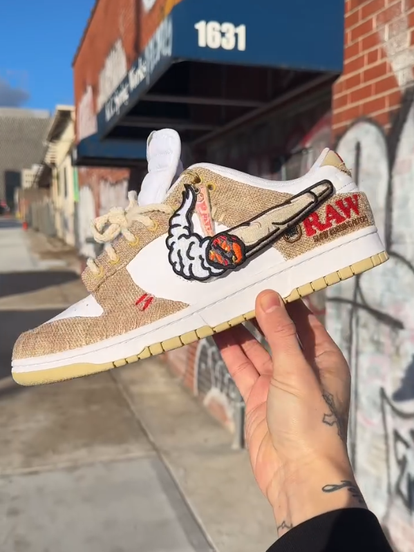 [Customized Pipe] Dunk Low-top Shoes Unisex Brown Couture Sneakers