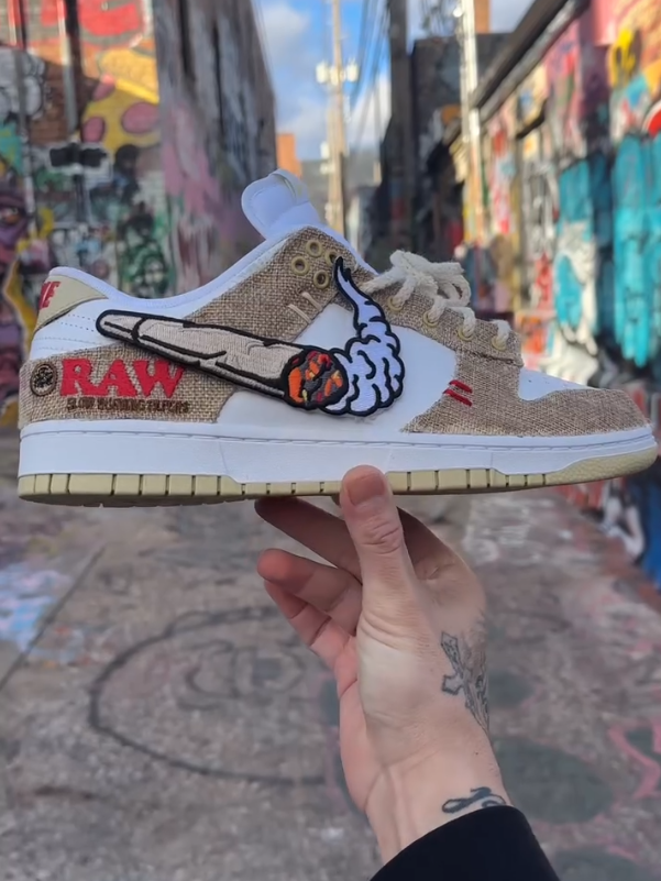 [Customized Pipe] Dunk Low-top Shoes Unisex Brown Couture Sneakers