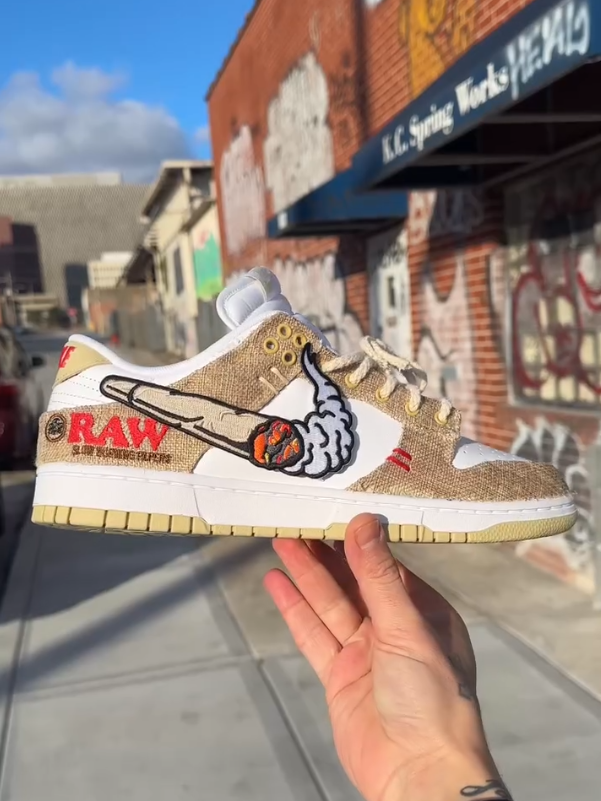 [Customized Pipe] Dunk Low-top Shoes Unisex Brown Couture Sneakers