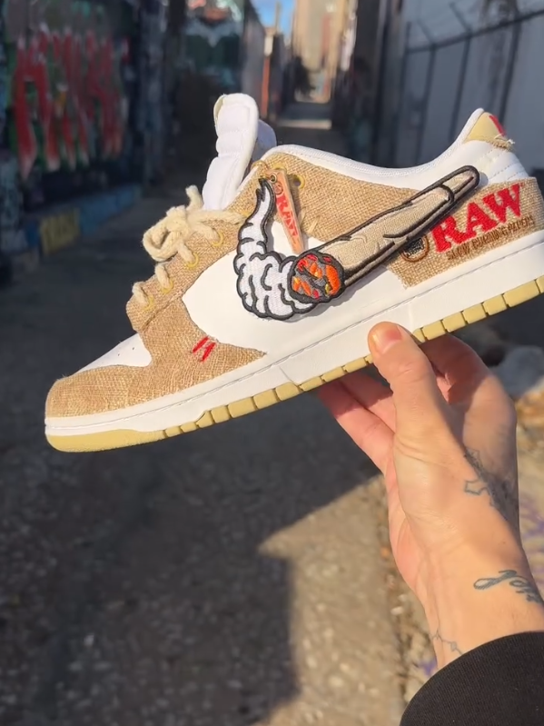 [Customized Pipe] Dunk Low-top Shoes Unisex Brown Couture Sneakers